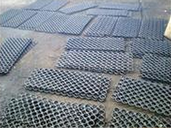 Manganese steel screen