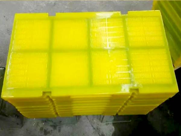 Polyurethane sieve plate